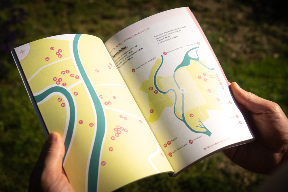Cartographie et graphisme pour les habitants et les touriste. Pratique et facile à lire.